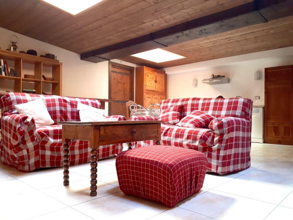 Apartament Chez Soi Taverna Alloggio A Courmayeur Zewnętrze zdjęcie