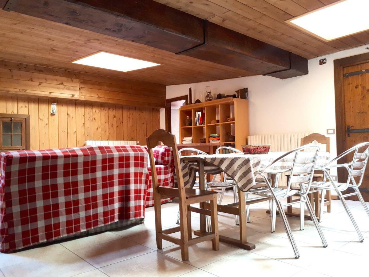 Apartament Chez Soi Taverna Alloggio A Courmayeur Zewnętrze zdjęcie